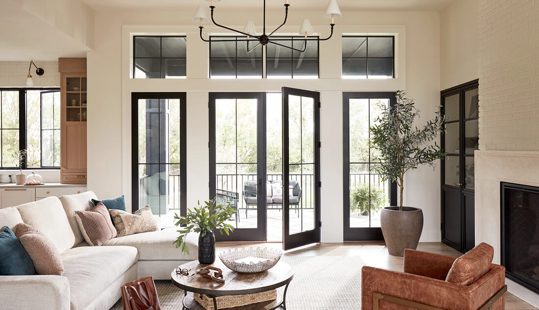 Casas modernas con ventanas grandes
